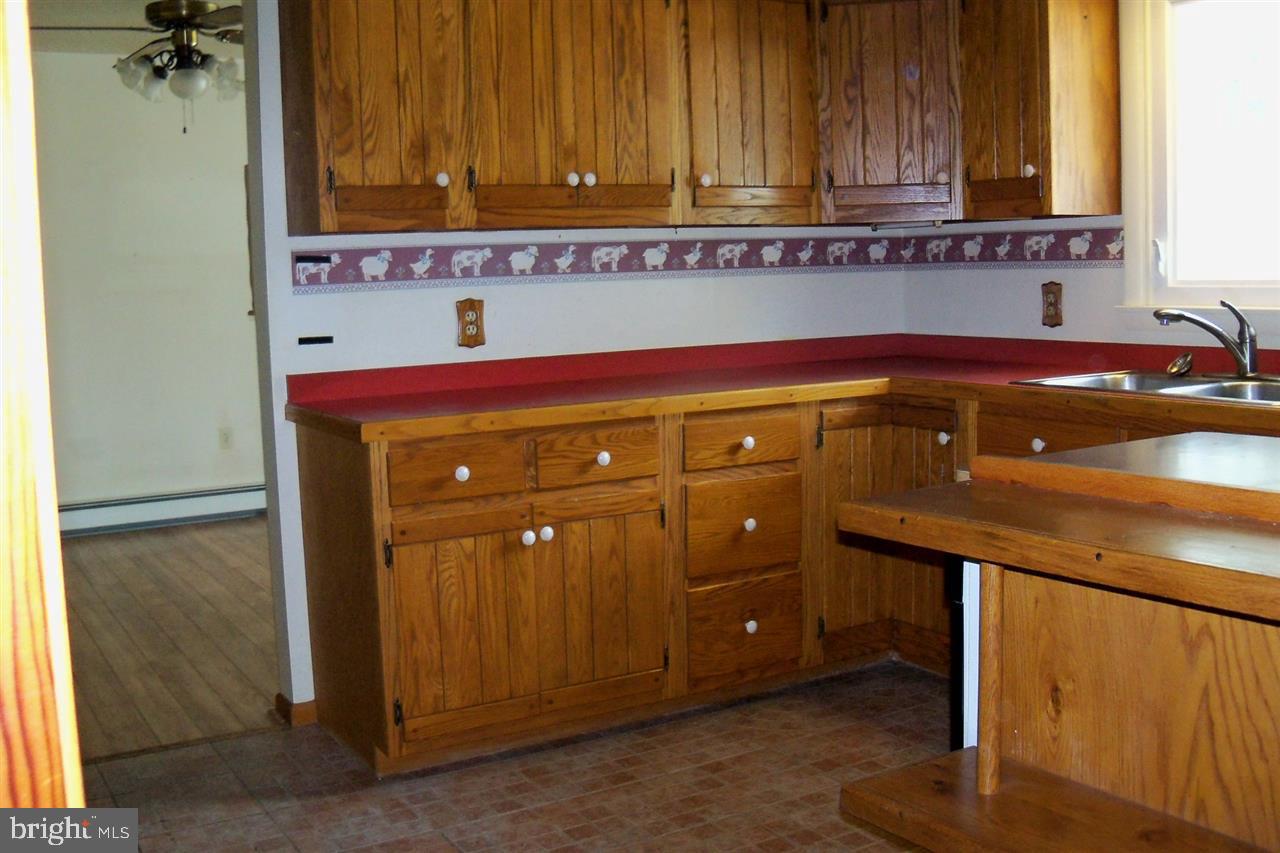 219 Hilltop Road Boiling Springs, PA 17007 - Photo 3 of 12 Gallery Image 3