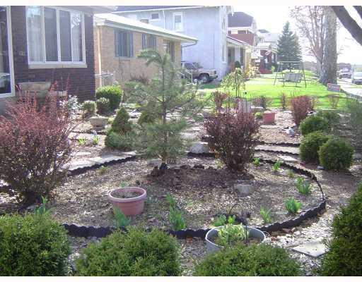 130 Hornaday Road Carrick, PA 15210 - Photo 5 of 18 Yard/Garden.