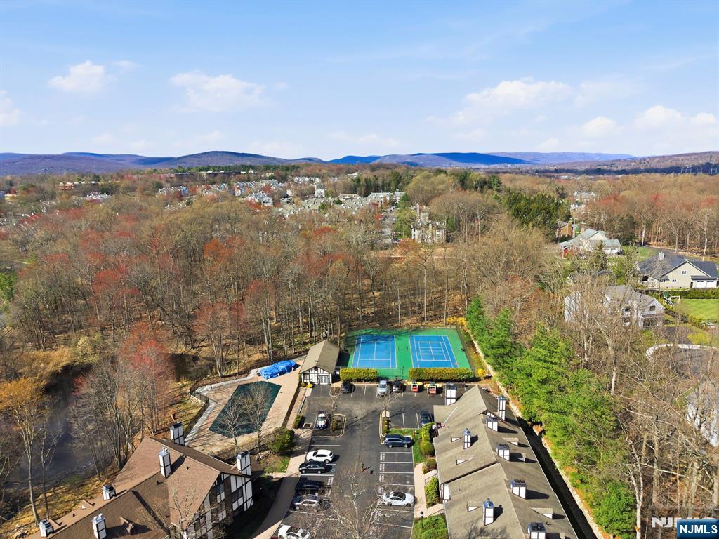 2309 Hemingway Lane, Unit 2309 Mahwah, NJ 07430 - Photo 23 of 28 an aerial view of multiple house