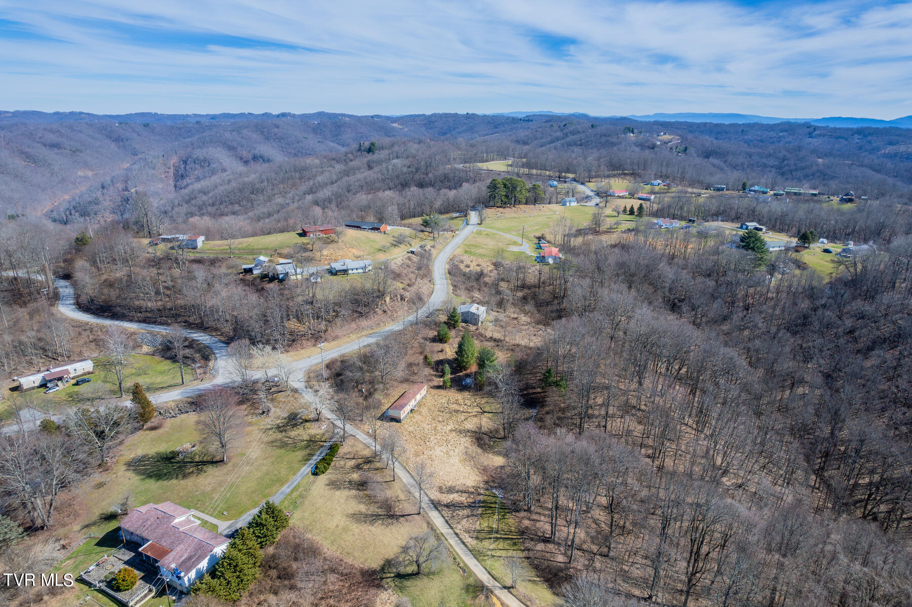 1021 Onyx Road Jewell Ridge, VA 24622 - Photo 1 of 23 102