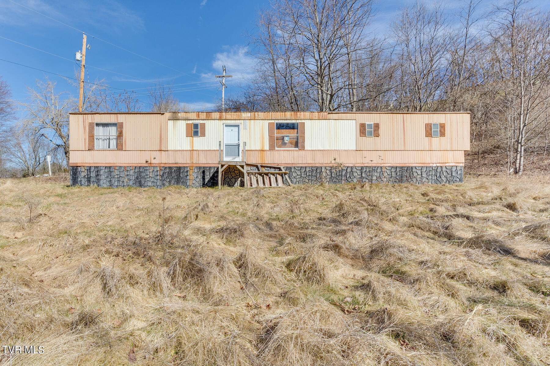 1021 Onyx Road Jewell Ridge, VA 24622 - Photo 18 of 23 001