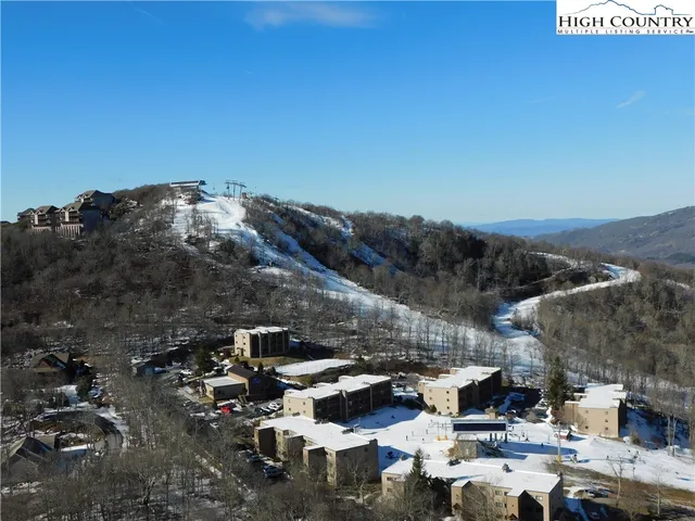 a picture of city view