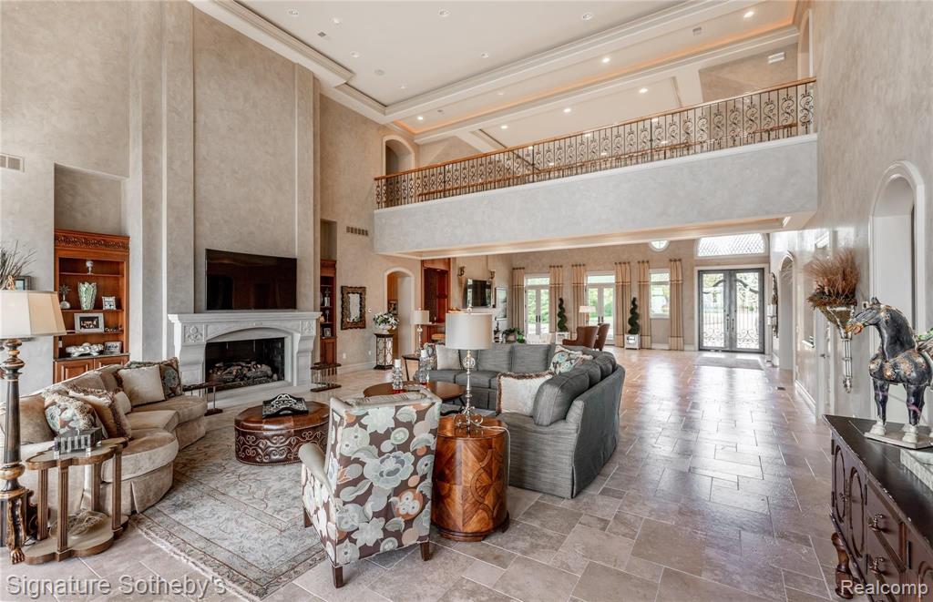 984 Lake Shore Road Grosse Pointe Shores, MI 48236 - Photo 13 of 43