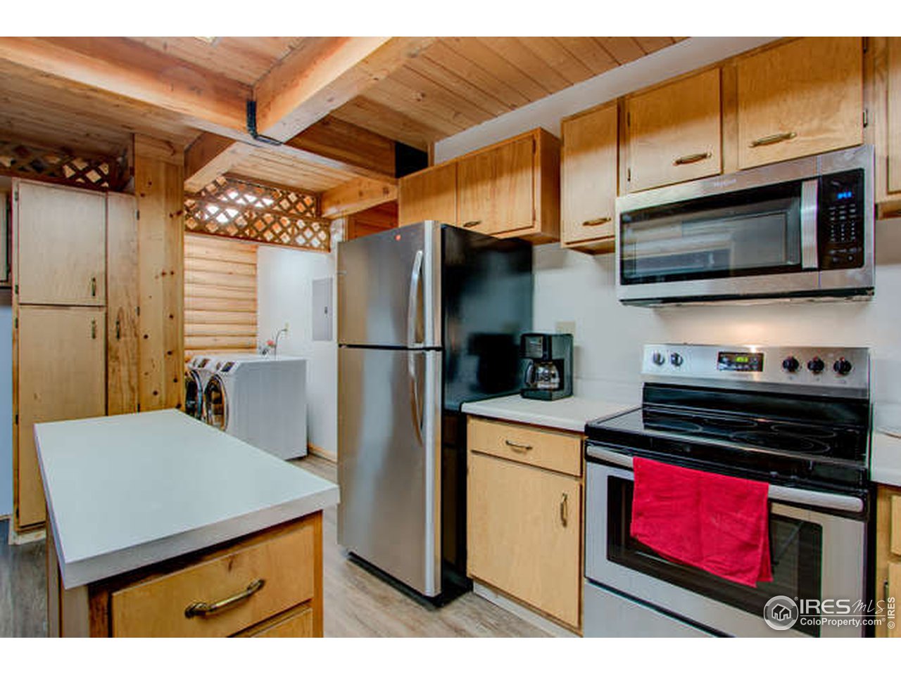 565 Rustic Road Bellvue, CO 80512 - Photo 21 of 40 New SS Appliances