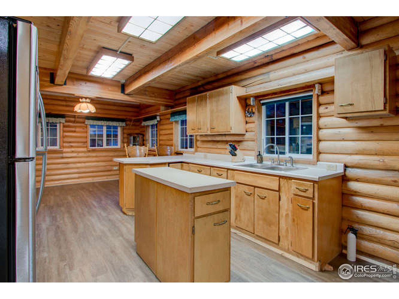565 Rustic Road Bellvue, CO 80512 - Photo 24 of 40 Spacious Kitchen
