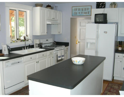 11 Chester Street Newton, MA 02461 - Photo 5 of 19