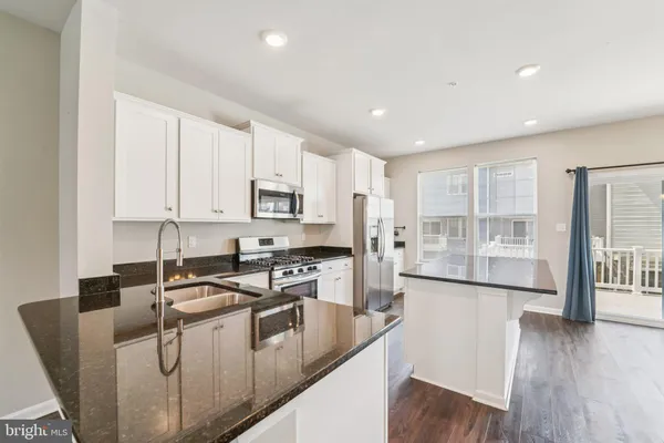 $585,000 | 2070 Hinshaw Drive, Odenton, MD 21113