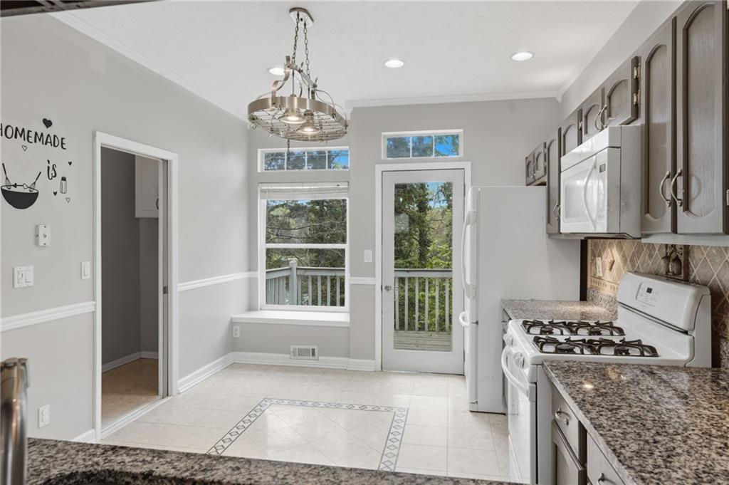 694 Shore View Lithonia, GA 30058 - Photo 13 of 39