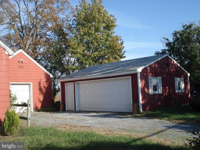 26152 Hobbs Road Denton, MD 21629 - Photo 2 of 16 a front view of a house