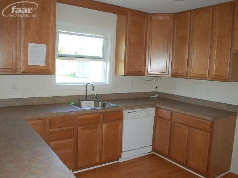 6353 East Pierson Road Flint, MI 48506 - Photo 10 of 27 20376473-9.JPG
