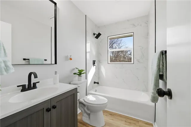 $285,000 | 6207 Hedges Avenue, Raytown, MO 64133