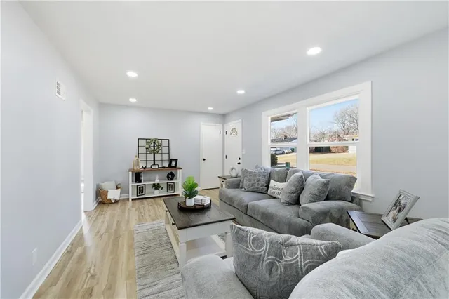 $285,000 | 6207 Hedges Avenue, Raytown, MO 64133