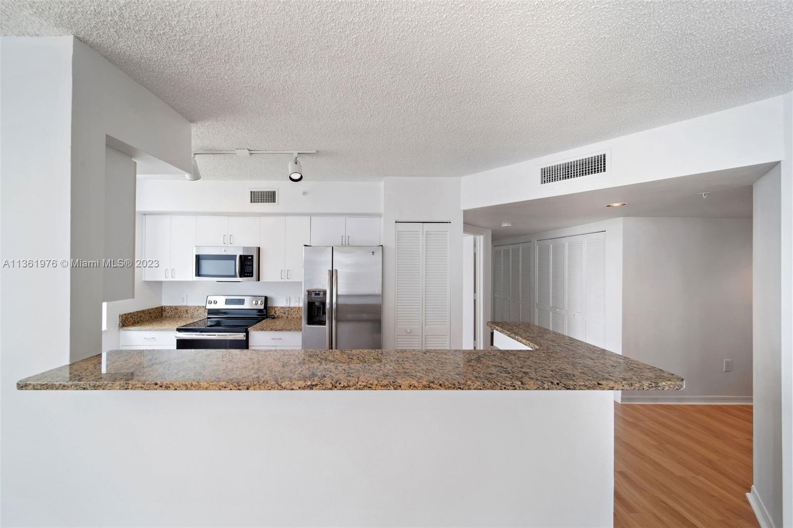 1111 Brickell Bay Drive, Unit 1102 Miami, FL 33131 - Photo 14 of 72