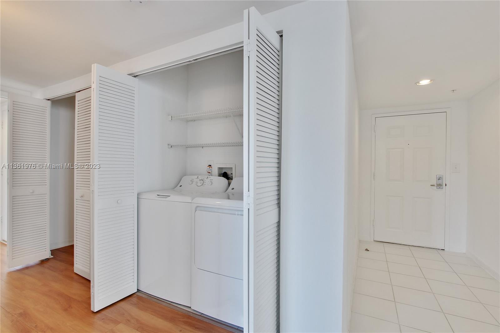 1111 Brickell Bay Drive, Unit 1102 Miami, FL 33131 - Photo 17 of 72