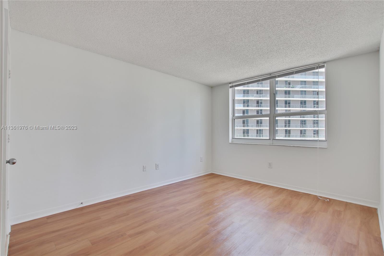 1111 Brickell Bay Drive, Unit 1102 Miami, FL 33131 - Photo 20 of 72