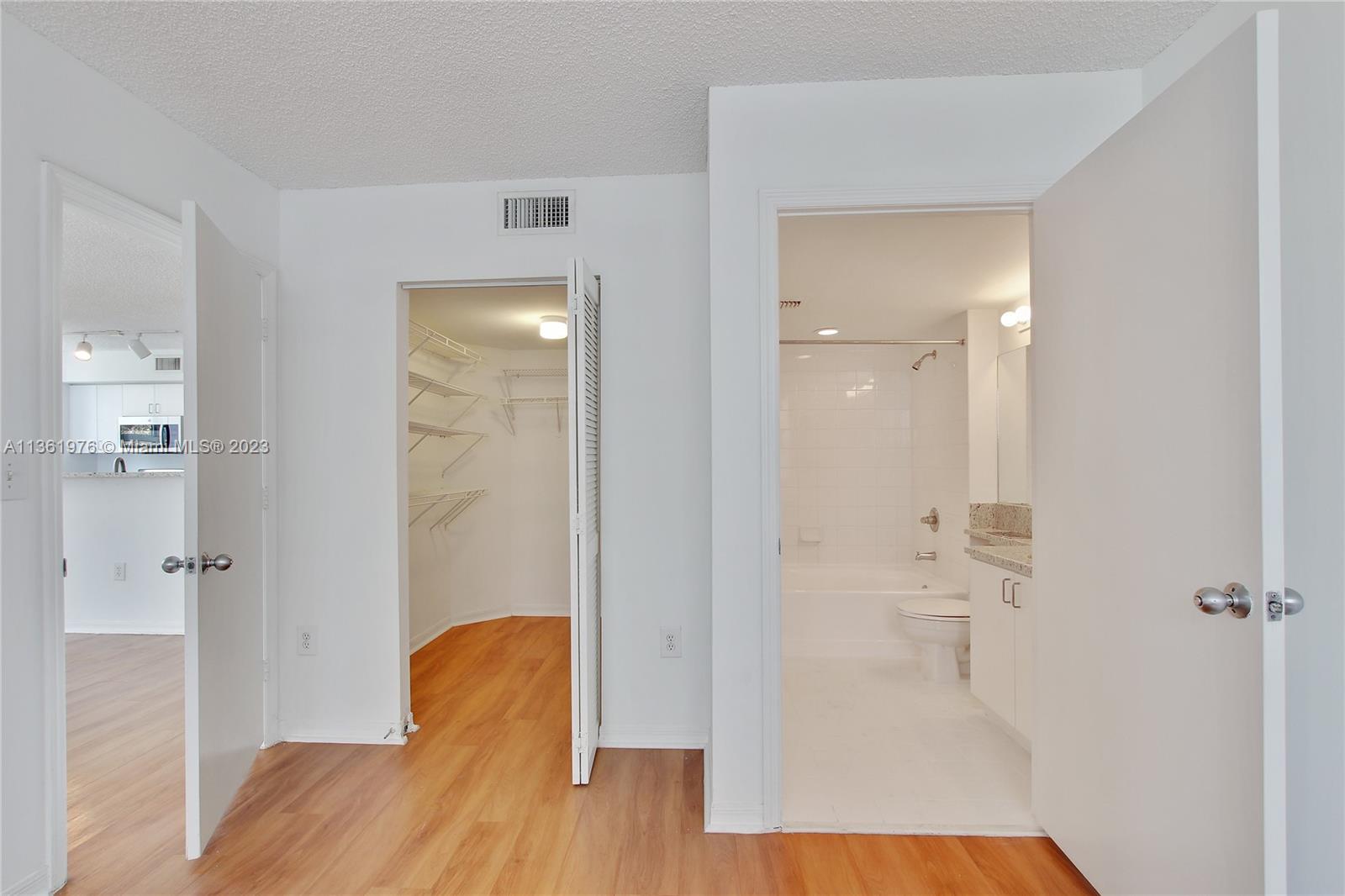 1111 Brickell Bay Drive, Unit 1102 Miami, FL 33131 - Photo 22 of 72