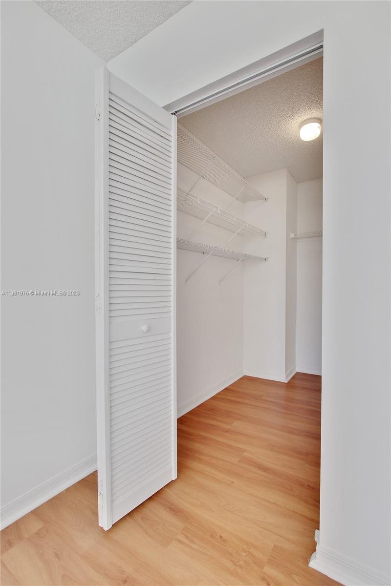 1111 Brickell Bay Drive, Unit 1102 Miami, FL 33131 - Photo 32 of 72