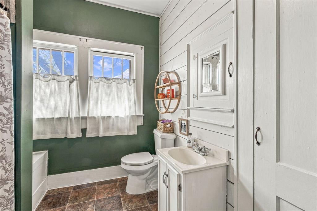 218 Rogan Street Gorman, TX 76454 - Photo 12 of 36 Gallery Image 12