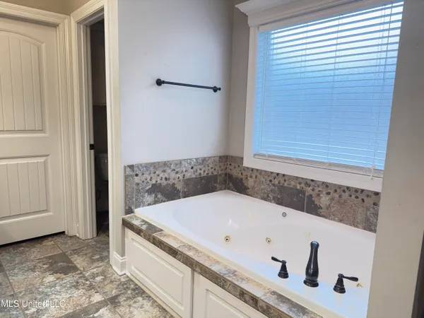 $360,000 | 128 Charlton Drive, Madison, MS 39110