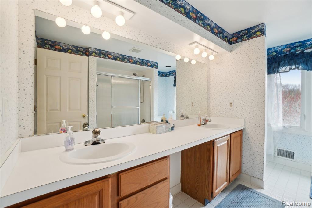 2138 Kennedy Drive Rochester Hills, MI 48309 - Photo 27 of 63