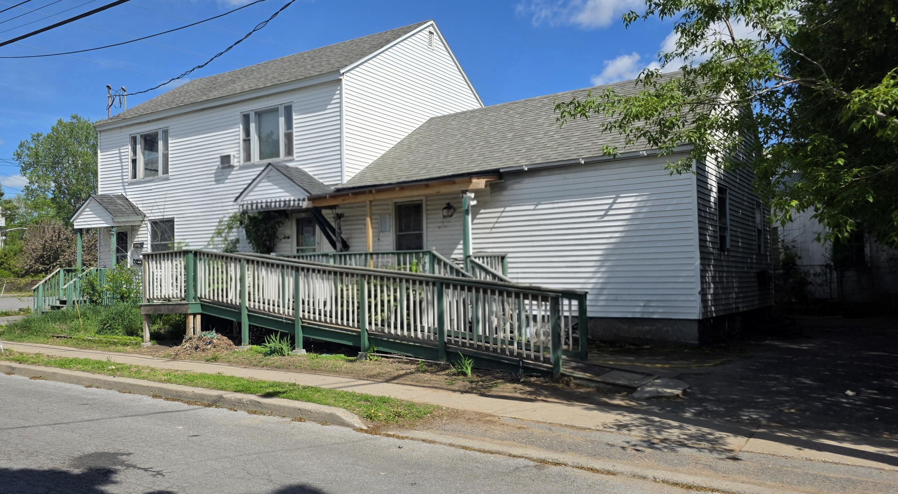 7 Elizabeth Street Plattsburgh, NY 12901 - Photo 1 of 13