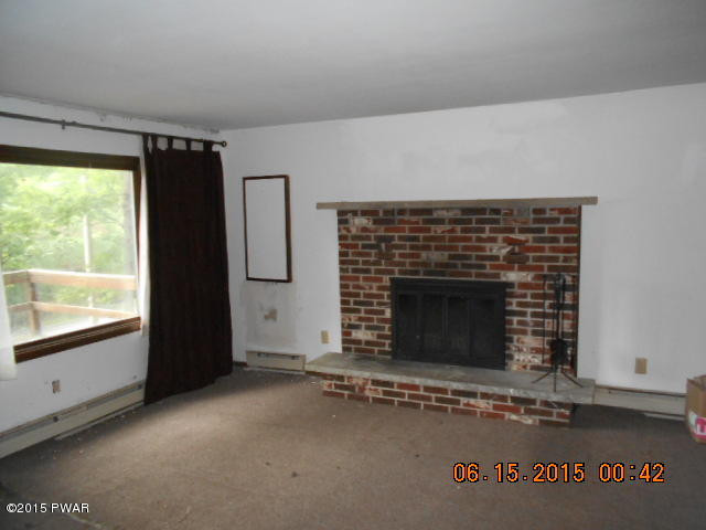 213 Decker Road Bushkill, PA 18324 - Photo 3 of 7 Gallery Image 3