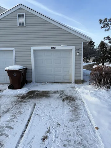 $257,900 | 190 Hunters Lane Northeast, Unit 38, Rockford, MI 49341