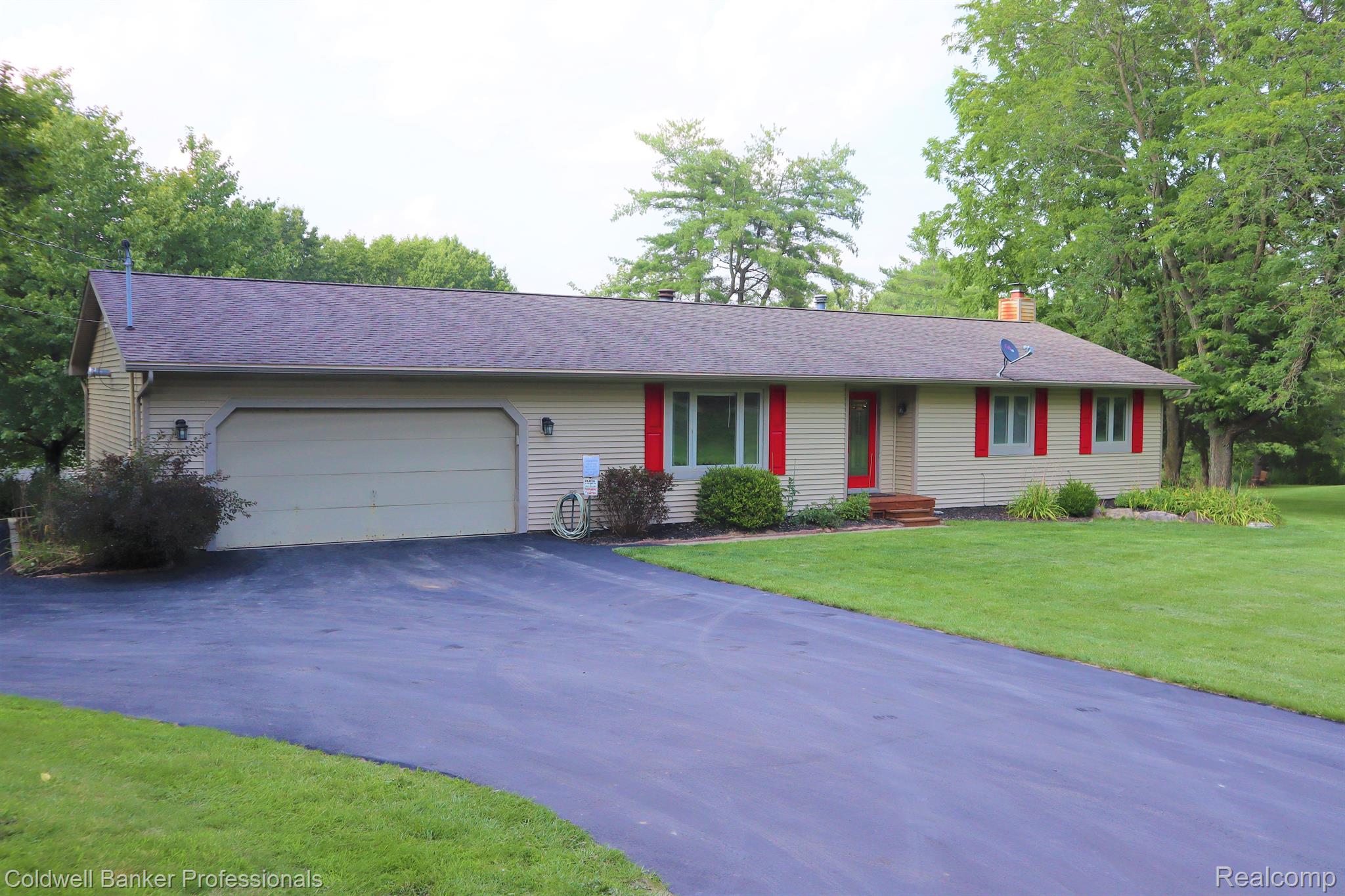8489 Hogan Road Fenton, MI 48430 - Photo 1 of 61 Gallery Image 1