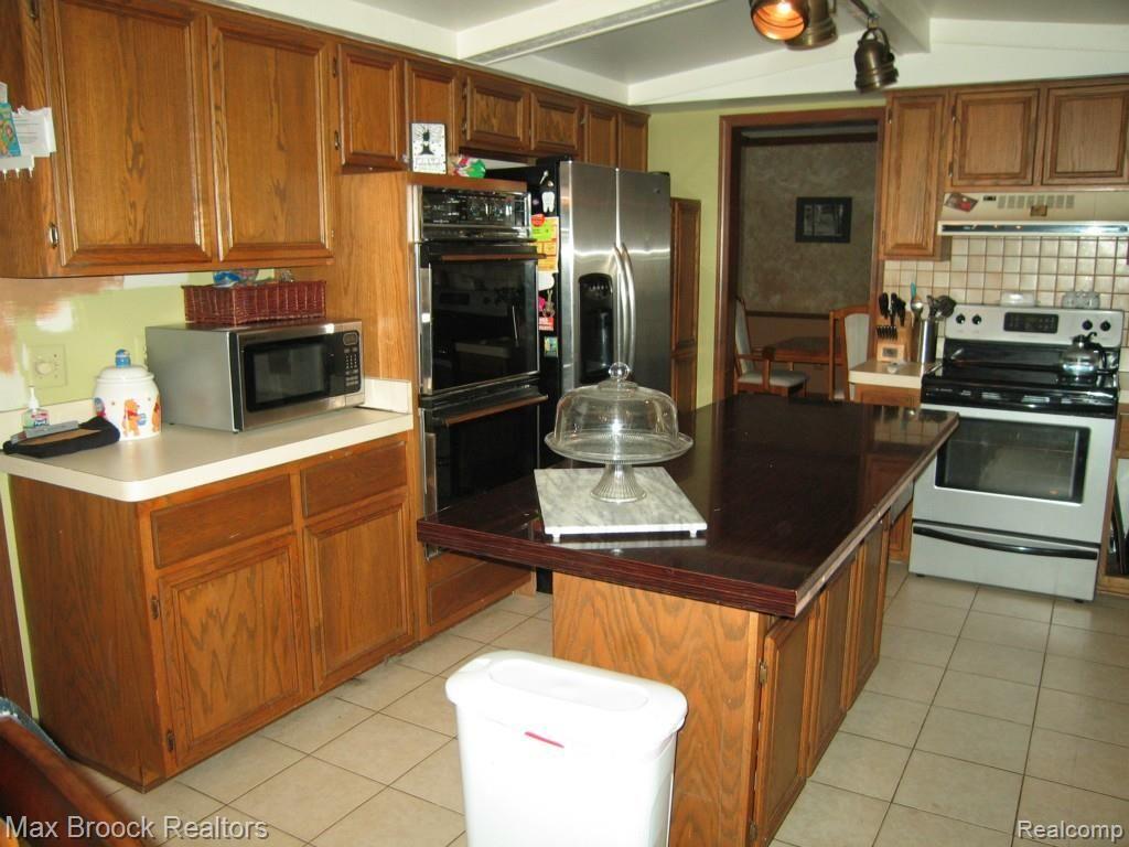1406 Springwood Lane Rochester Hills, MI 48309 - Photo 15 of 25