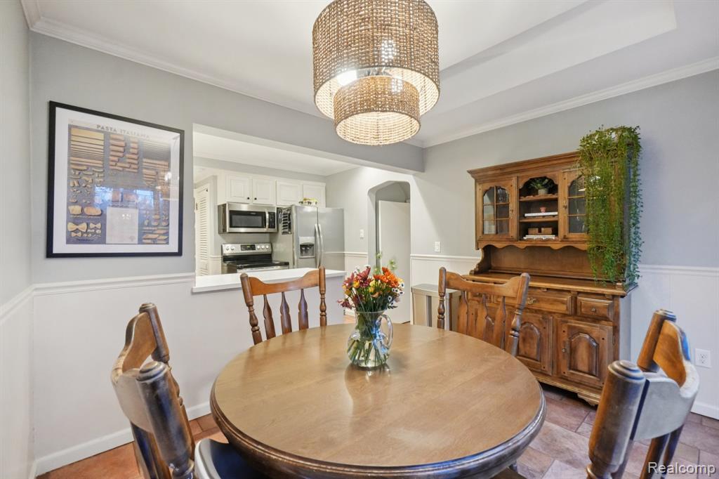 1039 Hawthorne Road Grosse Pointe Woods, MI 48236 - Photo 15 of 63