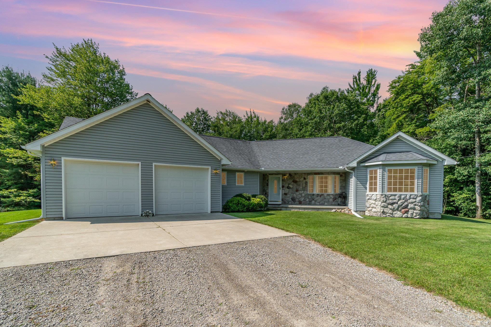 4037 Lalonde Road Standish, MI 48658 - Photo 3 of 32