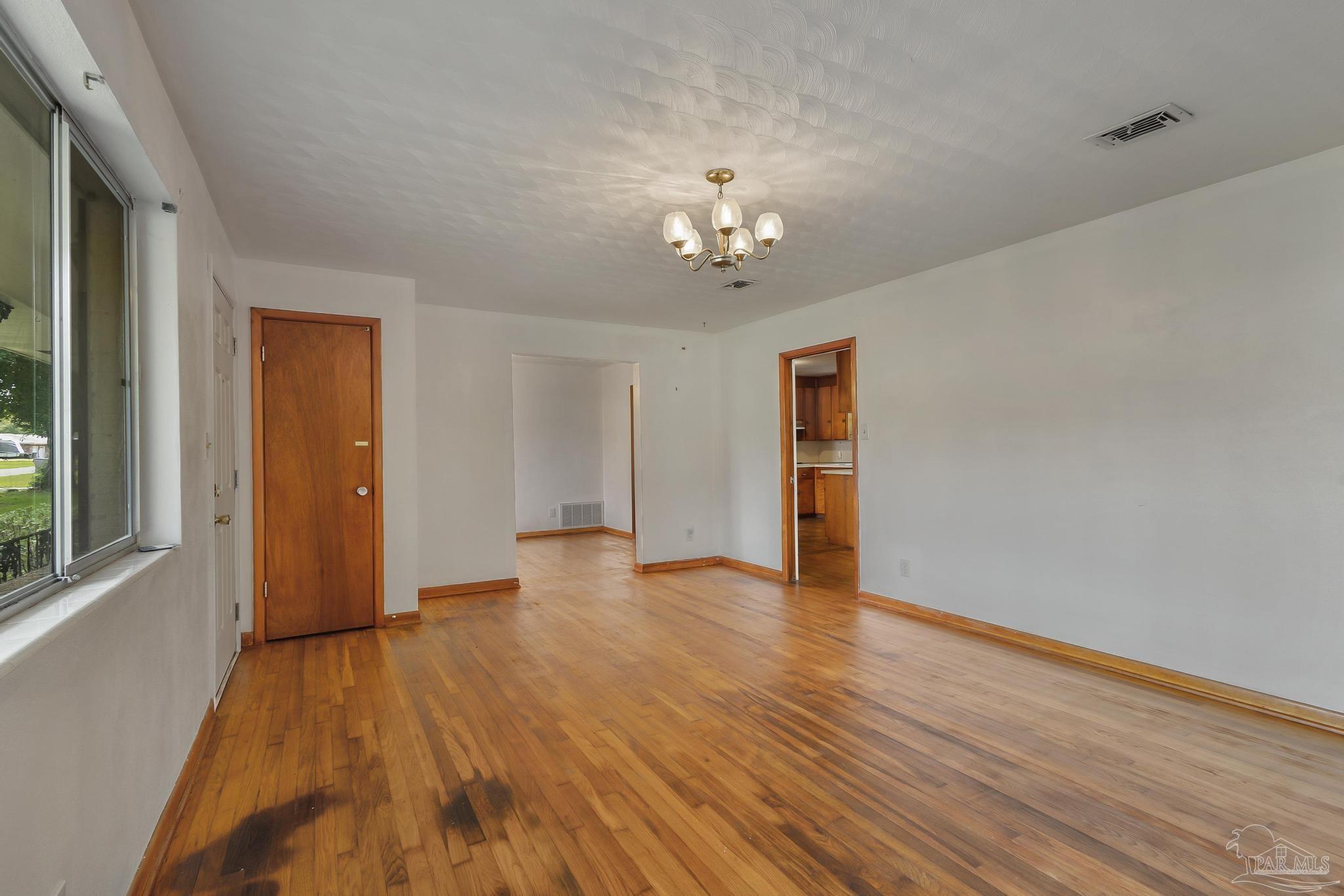 7103 Olsen Road Pensacola, FL 32506 - Photo 9 of 35 Gallery Image 9