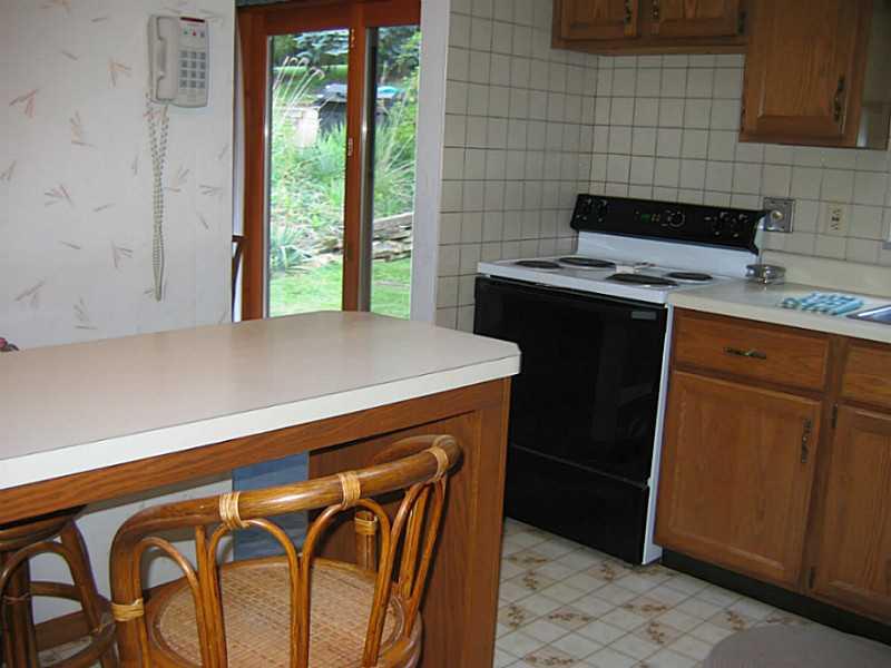 2394 Rose Garden Road Pittsburgh, PA 15220 - Photo 8 of 25 Kitchen.