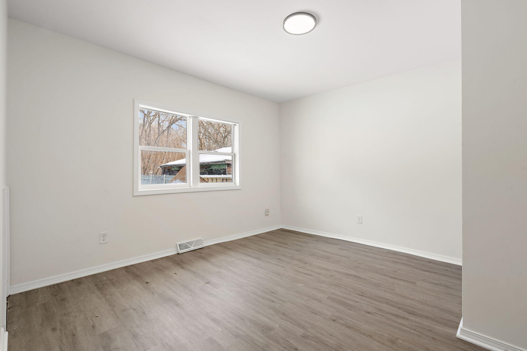 2014 East Elm Street Griffith, IN 46319 - Photo 13 of 17 2048x1365