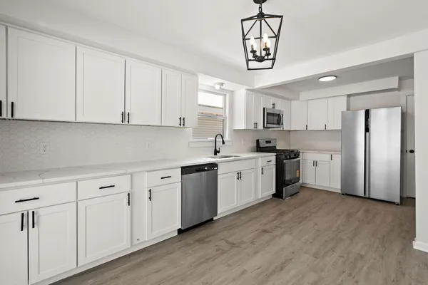 $232,500 | 2014 East Elm Street, Griffith, IN 46319