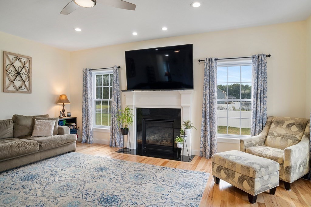 35 Furrowtown Road Westfield, MA 01085 - Photo 8 of 37 Gallery Image 8
