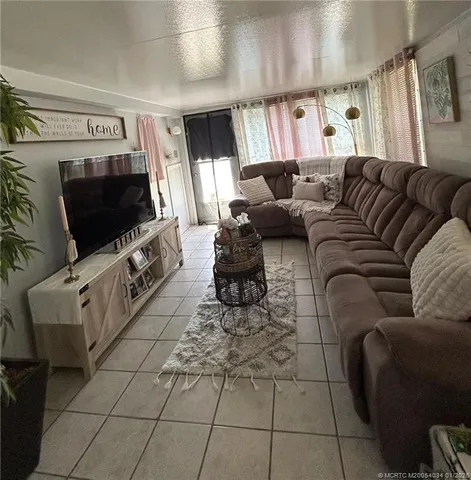 $180,000 | 153 Plantation Boulevard, Lake Worth, FL 33467