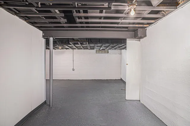 $1,895 | 138 North Howard Court, Gary, IN 46403