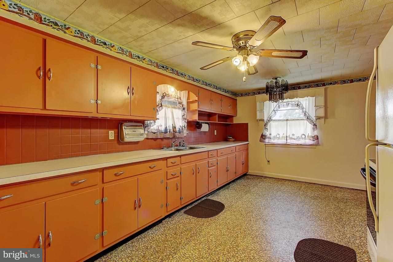 615 Arsenal Road York, PA 17406 - Photo 9 of 28 Gallery Image 9