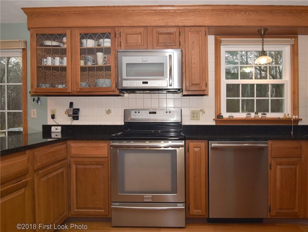 6 Rogler Farm Road Smithfield, RI 02917 - Photo 4 of 40