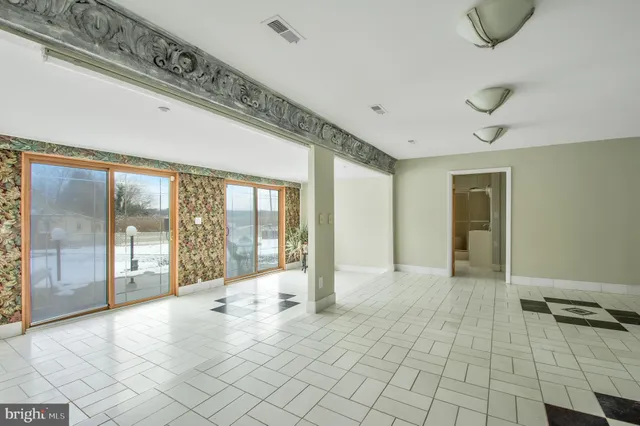 $2,950 | 6561 Shady Side Road, Shady Side, MD 20764