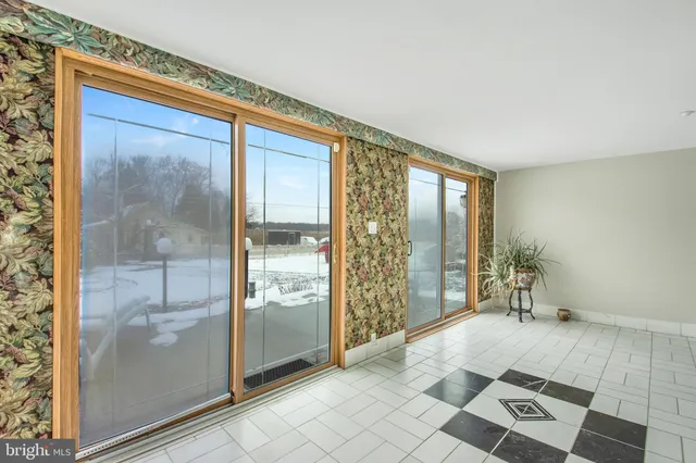 $2,950 | 6561 Shady Side Road, Shady Side, MD 20764