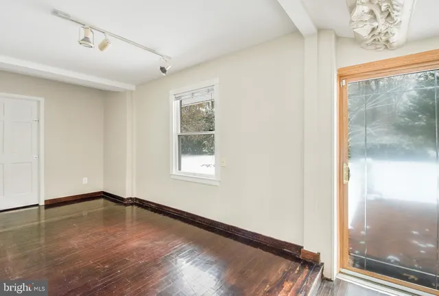 $2,950 | 6561 Shady Side Road, Shady Side, MD 20764