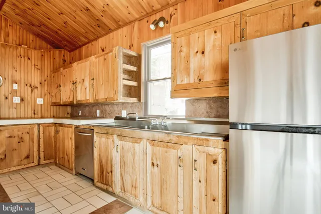 $2,950 | 6561 Shady Side Road, Shady Side, MD 20764