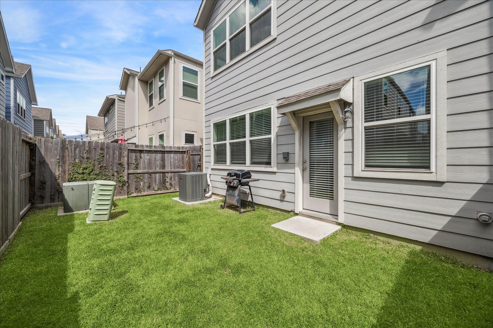 5502 Cuerta Street Houston, TX 77023 - Photo 19 of 25 Fenced in backyard!