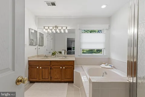 $985,000 | 13425 Alfred Mill Court, Herndon, VA 20171