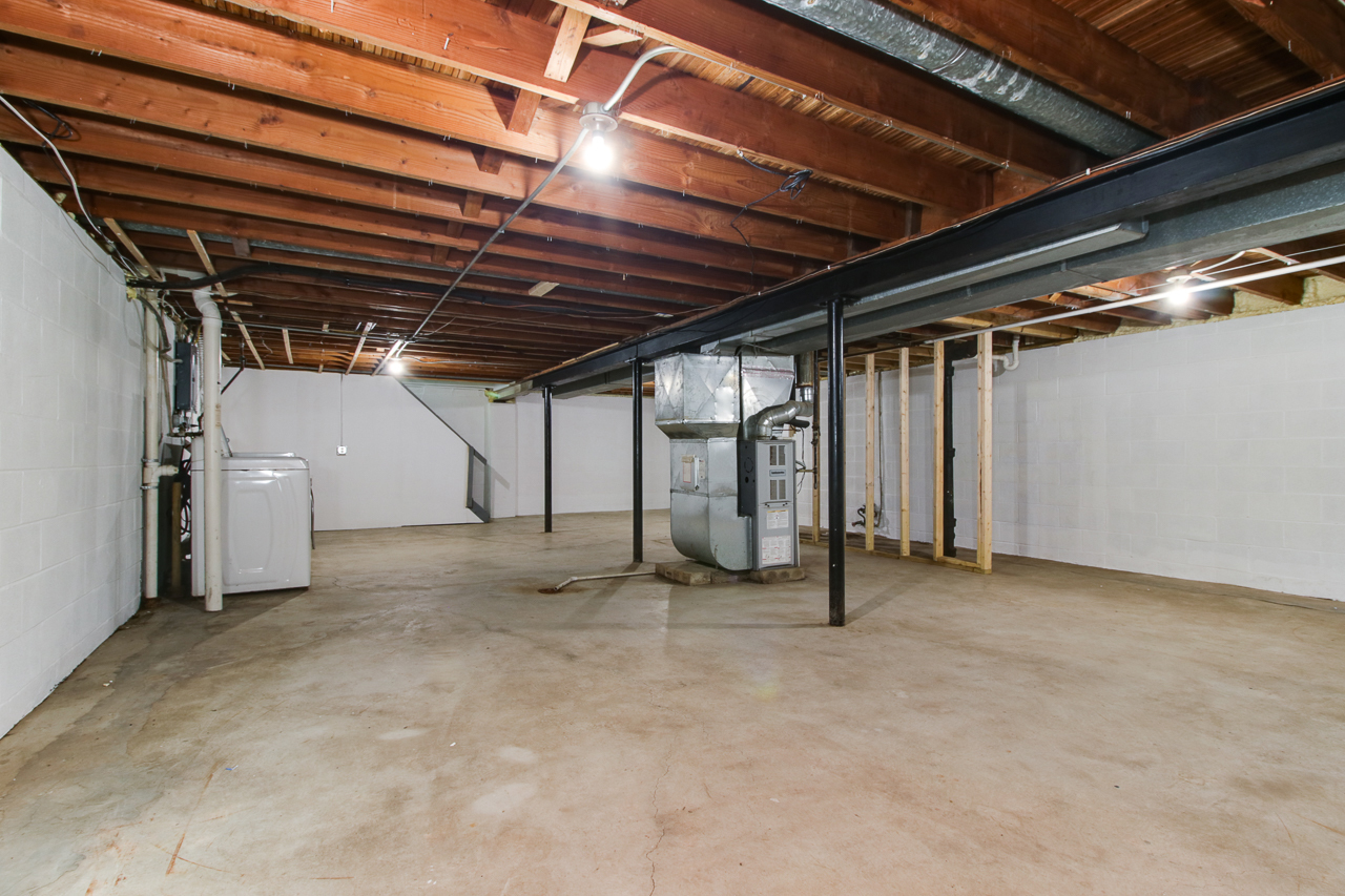 813 Parmon Road Bloomington, IL 61701 - Photo 17 of 23 a view of empty room