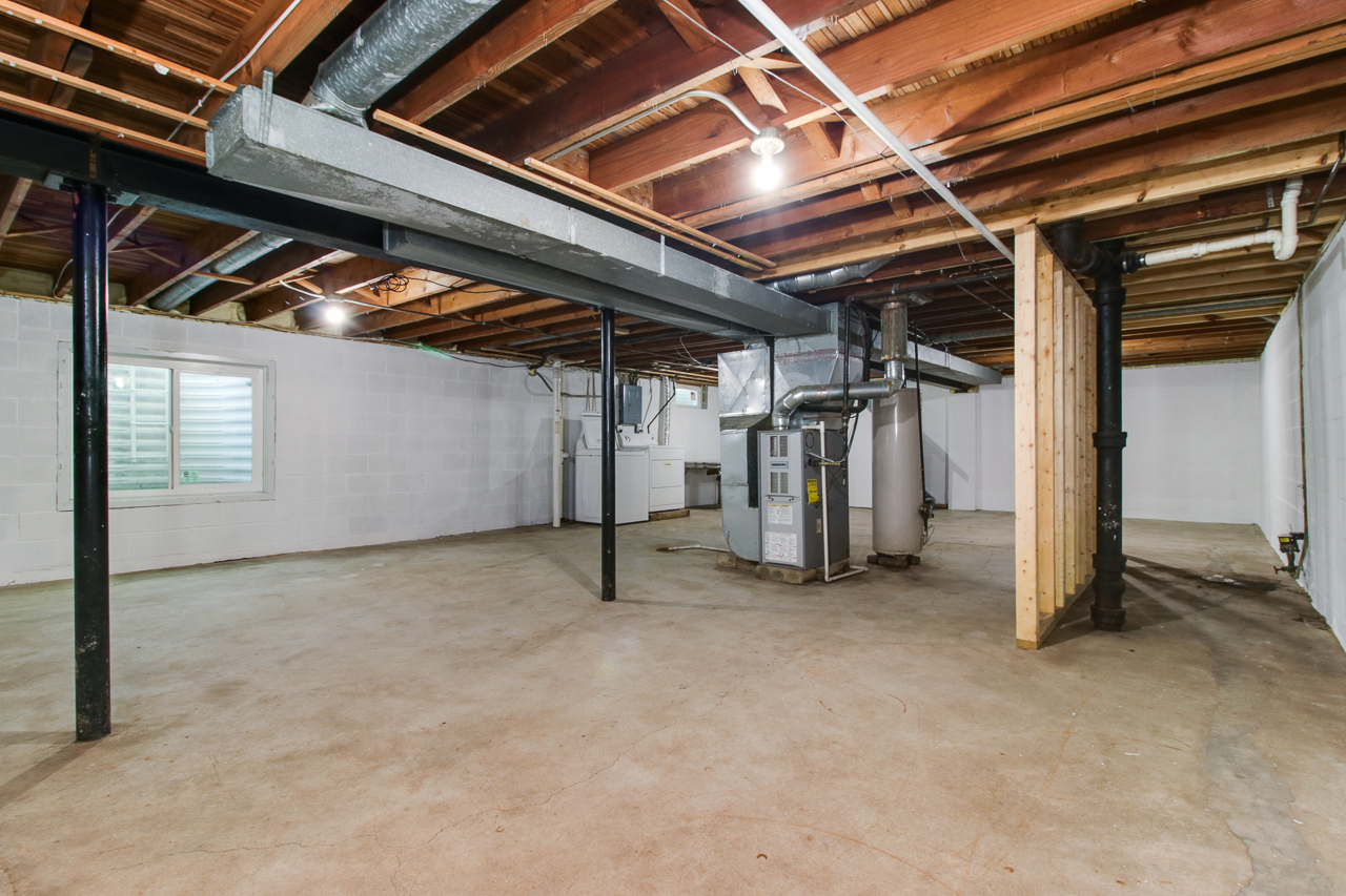 813 Parmon Road Bloomington, IL 61701 - Photo 18 of 23 a view of empty room