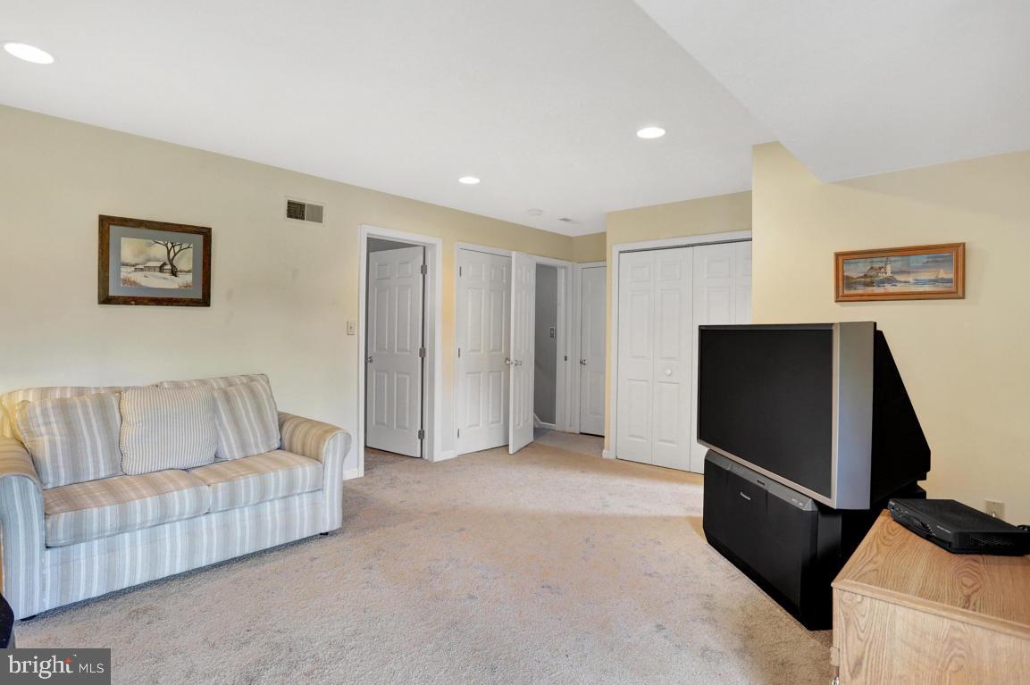 325 Partridge Drive Lititz, PA 17543 - Photo 19 of 25 Gallery Image 19
