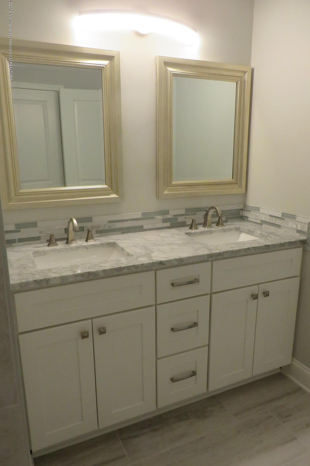186 Forest Hill Road Byhalia, MS 38611 - Photo 15 of 26 Master Bath